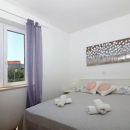 Guest house Franica 2*